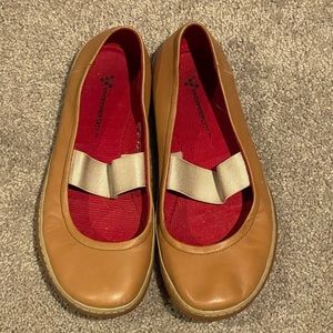 Vivobarefoot Mary Jane flats size 39/8.5